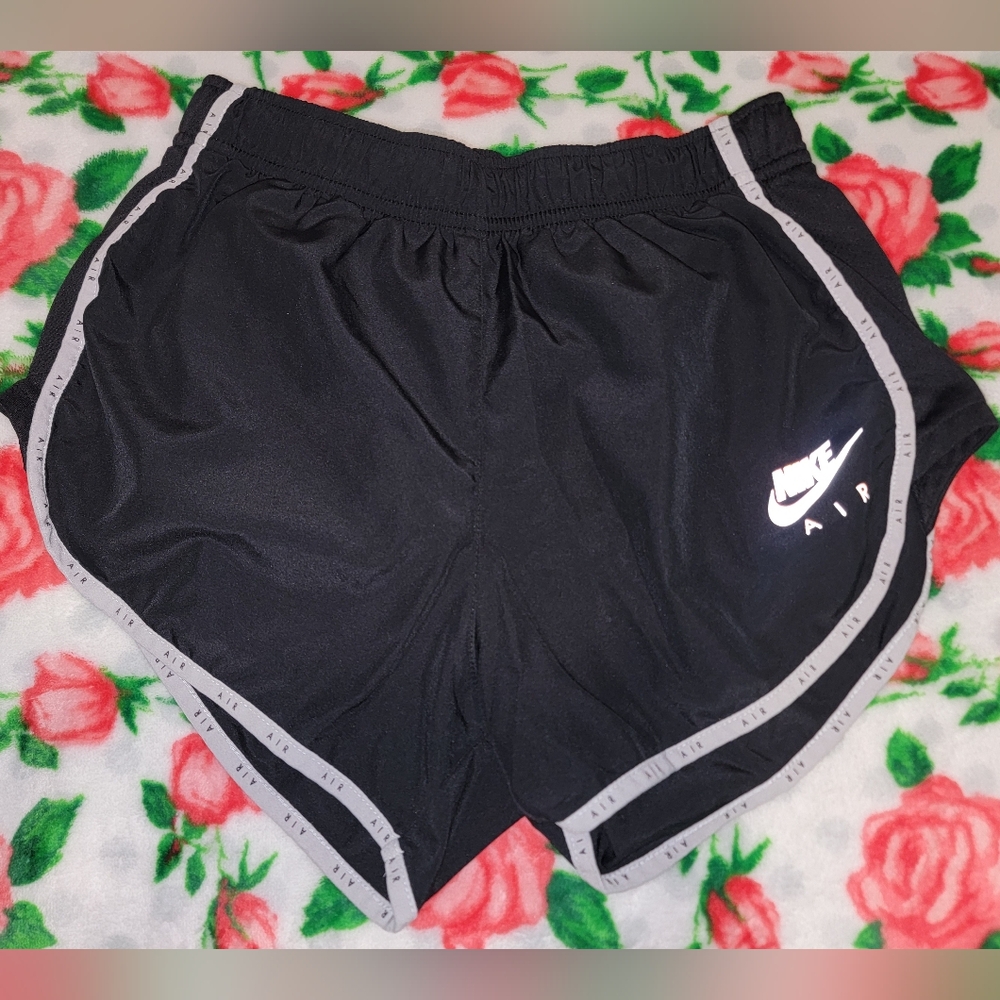 Nike dri-fit black shorts (small)